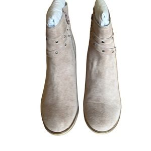Woman’s Matrisse Camryn Blush Studded Ankle Boots 7W
